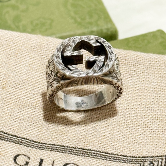 Gucci Interlocking G Paisley Silver Ring (GUC) - Picture 5 of 16